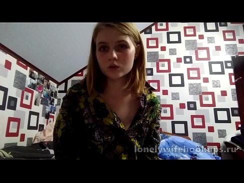 ❤️ Xwendekarê ciwan blonde ji Rûsyayê ji dîkên mezintir hez dike. Pornoya rûsî li me ku.sayhentai.ru