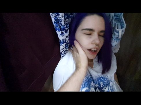 ❤️ Xwişka min di dolabê de dît û alîkariya wê kir Pornoya rûsî li me ku.sayhentai.ru